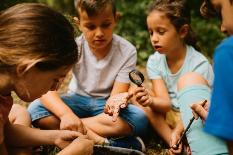 Lire la suite à propos de l’article La Journée Mondiale des Vers de Terre : Une Porte d’Entrée pour Sensibiliser nos Enfants à l’Environnement